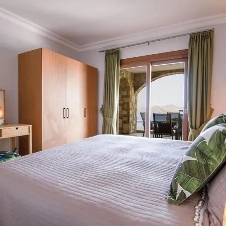 With Pool And Sea View In Yalikavak Bd4148 Bodrum